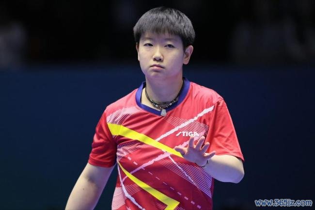 孙颖莎3-1覃予萱 单打三连胜健硕上风